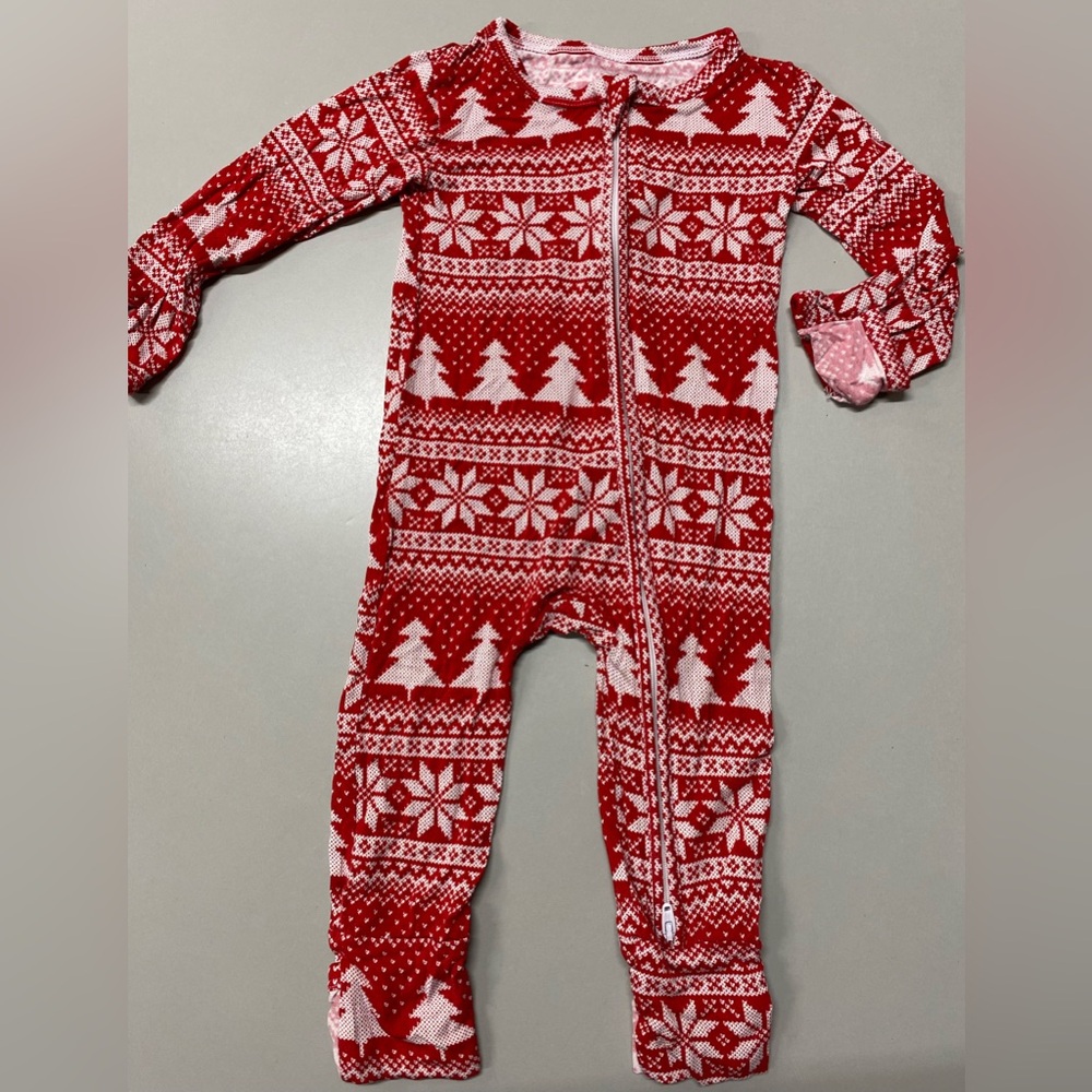 Gigi and Max 24m Red and White bamboo Nordic Pattern Footies